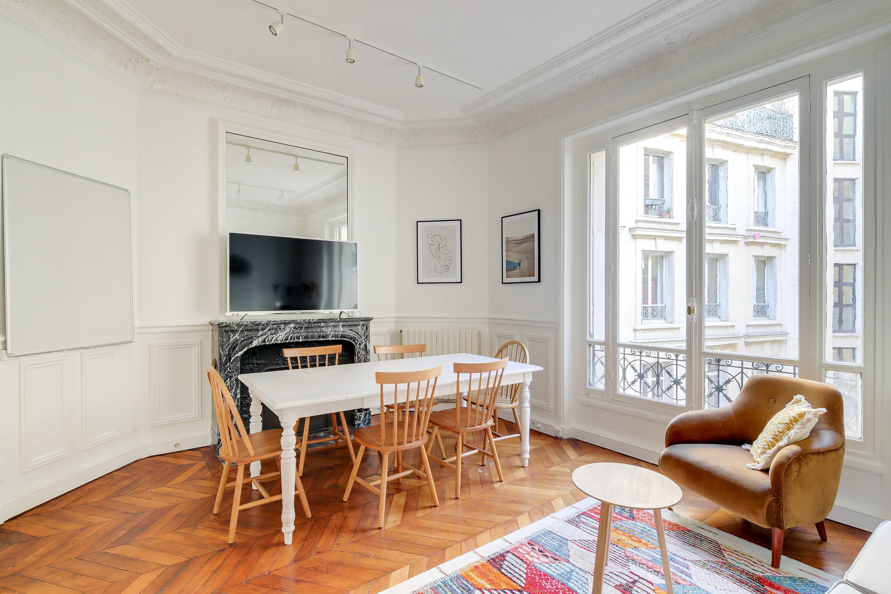 Club Helmio Louvre, 44 Rue du Louvre, 75001 Paris